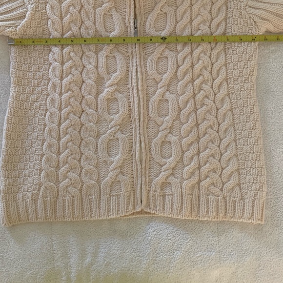 Aran Crafts Irish Merino Wool Cardigan w/ faux fur - Picture 5 of 8